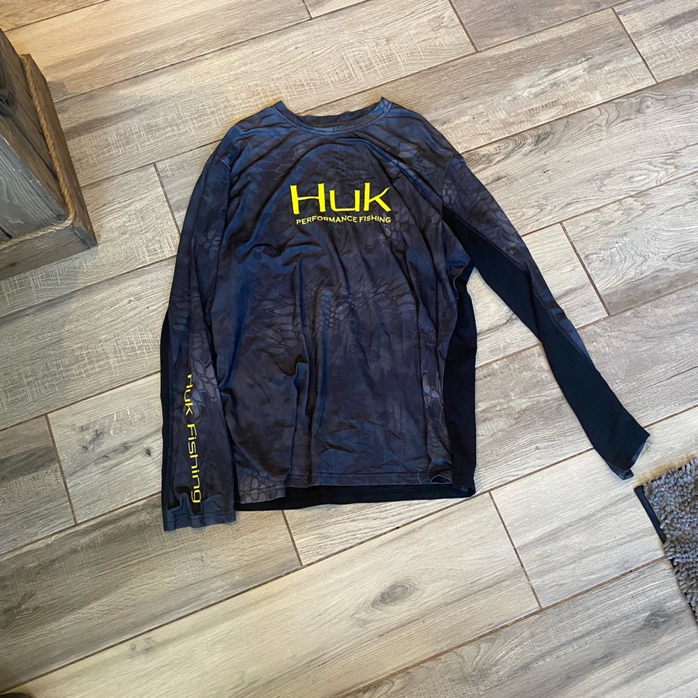 Mens grey black Huk shirt